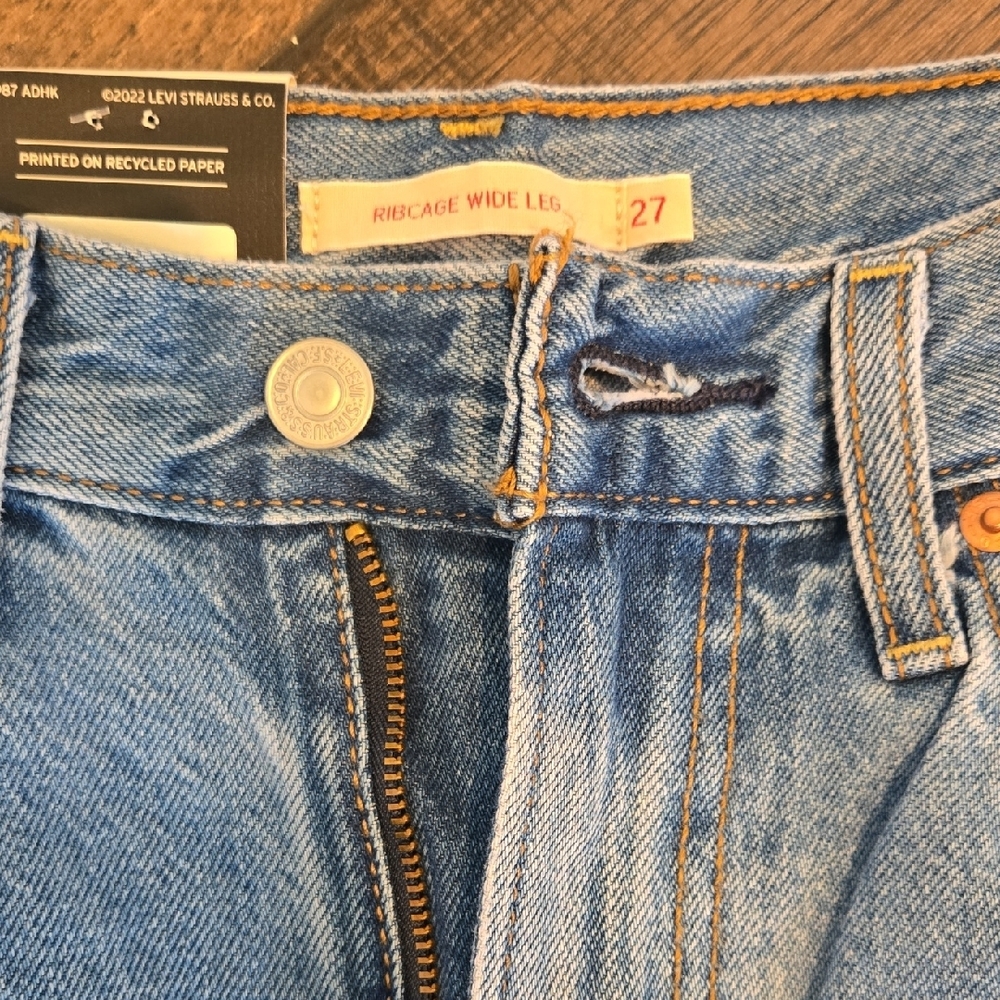 Levi's Women's Straight Leg Jeans in Light Blue - Picture 2 of 5